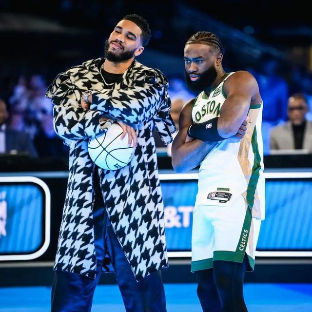 包含大比分获胜引发热议！，塔图姆在掘金比赛中领先优势明显全场沸腾不已的词条